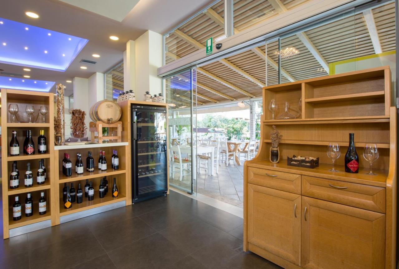 Isida Hotel Agia Marina Ngoại thất bức ảnh