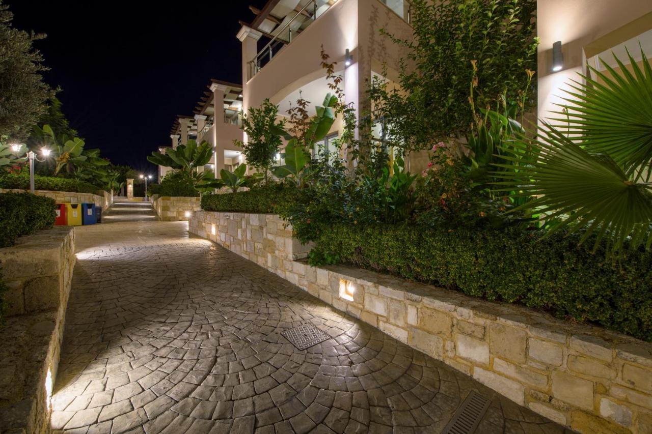 Isida Hotel Agia Marina Ngoại thất bức ảnh